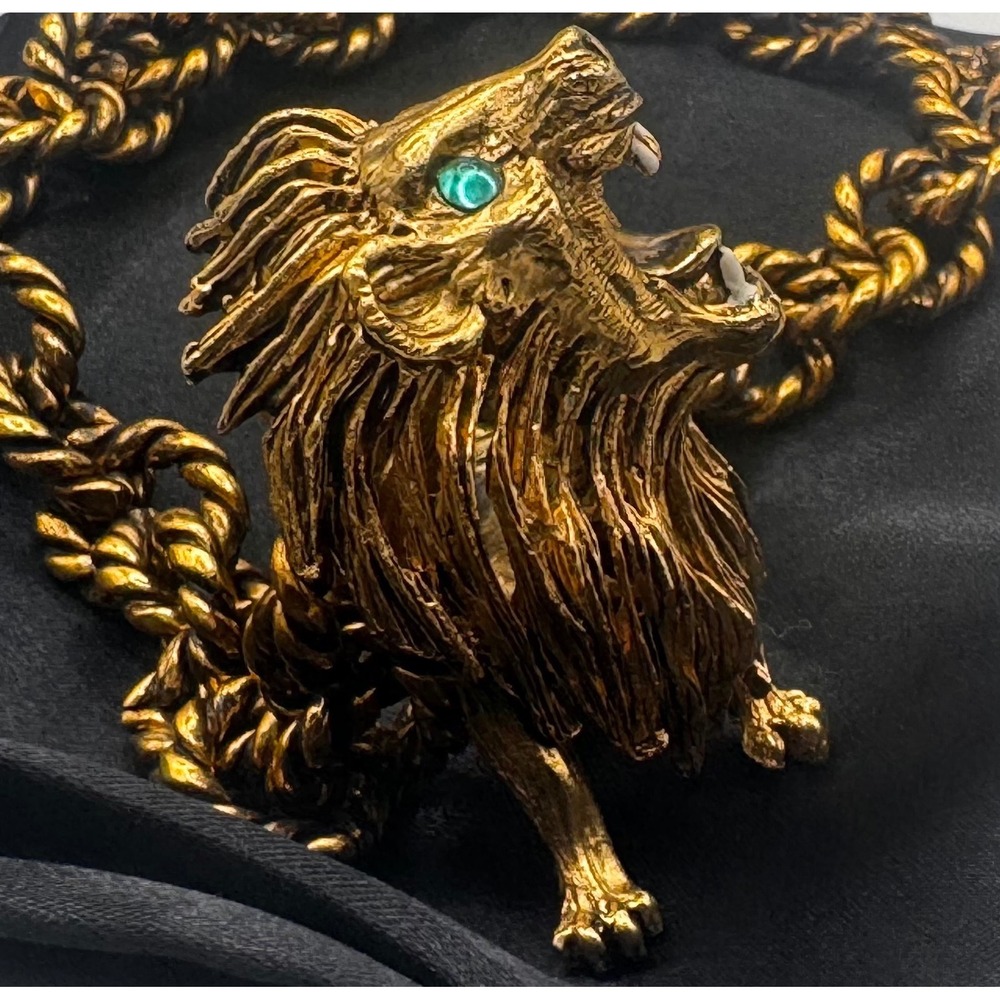 Hattie Carnegie Vintage Lion Necklace Gold Tone Green Eye Roaring Statement